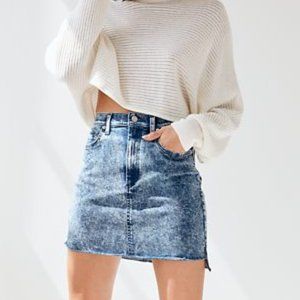 Aritzia Wilfred jean skirt acid wash size 10